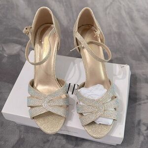 Dream Pairs Amore 1, light gold glitter. Size 10